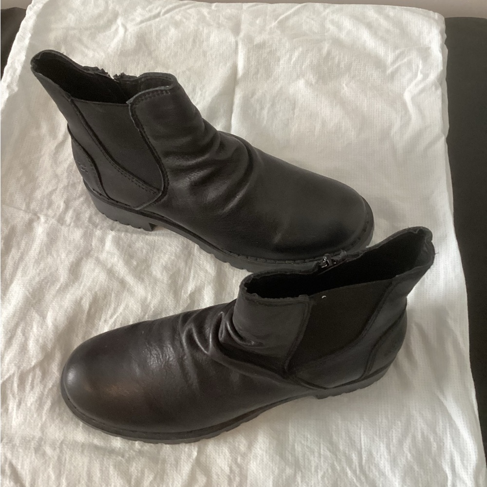 Bo’s. & Co. “Barb” Black Leather Ankle Boots